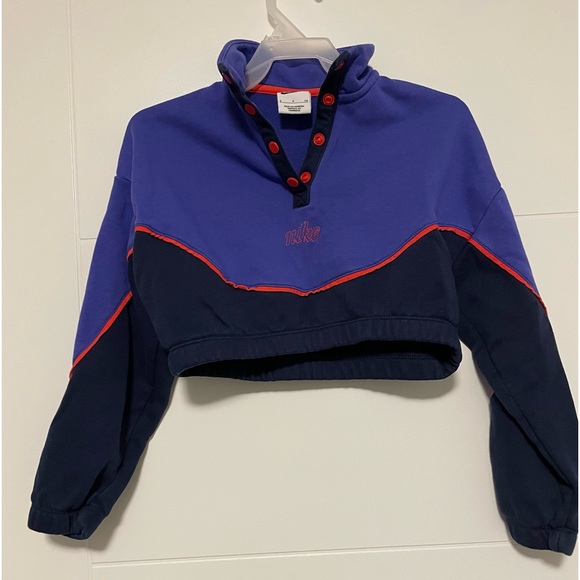 Nike Girl’s Cropped Sweatshirt - Picture 1 of 3